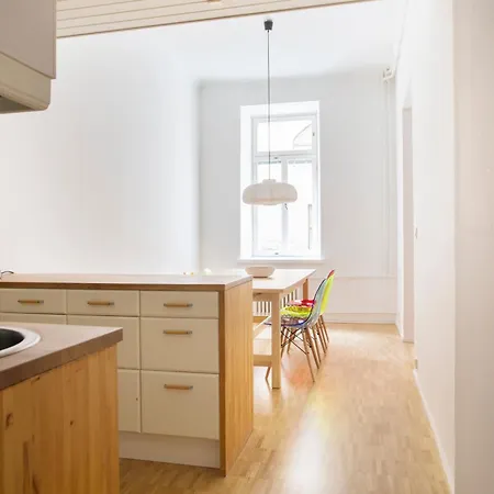 2ndhomes Cozy & Spacious 97m2 2br With Sauna *